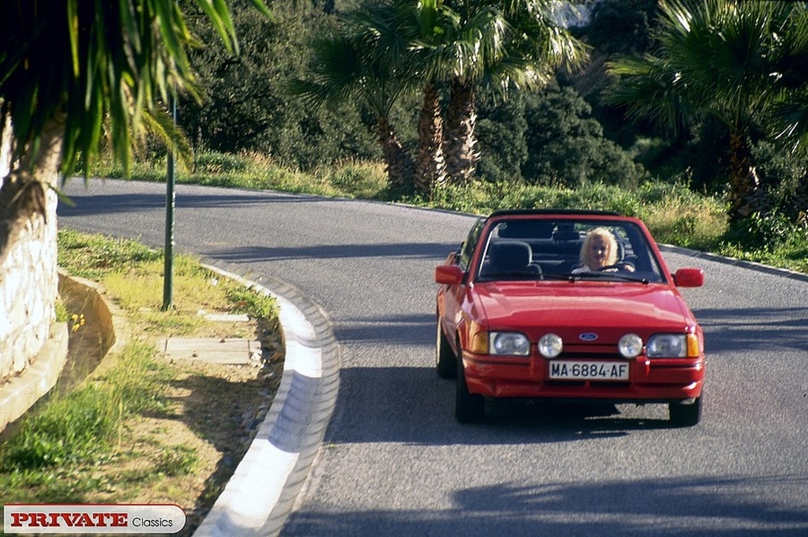 Gorgeous babe takes off her big white shirt - XXX Dessert - Picture 7