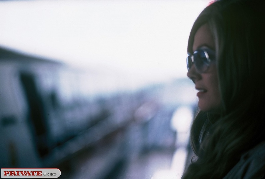 Steaming hot chick with foxy body shows her - XXX Dessert - Picture 1