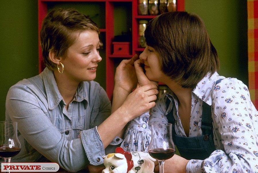 Cute babe wearing white blouse and jeans ju - XXX Dessert - Picture 1