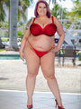 Steaming hot plus size hottie strips off - Picture 2