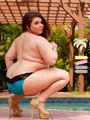 Beautiful plus size babe displays her - Picture 4