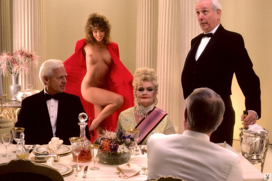 Retro babe wearing red jewels on the bed nude surrounded by musical instruments - XXXonXXX - Pic 8