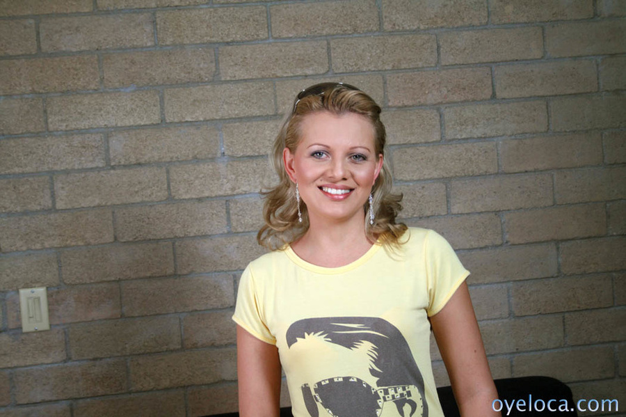 Grey eyed blonde taking off her yellow bra  - XXX Dessert - Picture 1