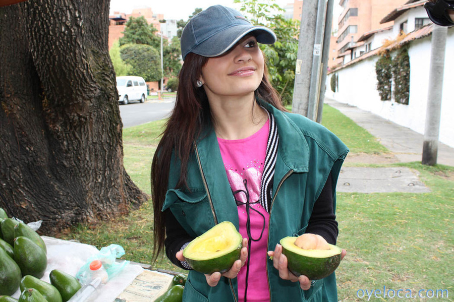 Brown eyed gf licking and sucking hard cock - XXX Dessert - Picture 1