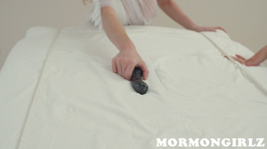 Mormon lesbians using a dildo to dyke out - Picture 10
