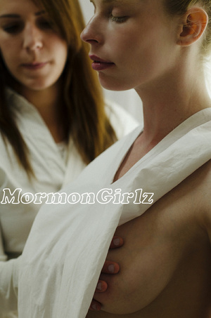 Dark raven caressing and placing her hands under the robes - XXXonXXX - Pic 13