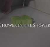 Slutty babe in shower pisses on bright green sponge before using it on