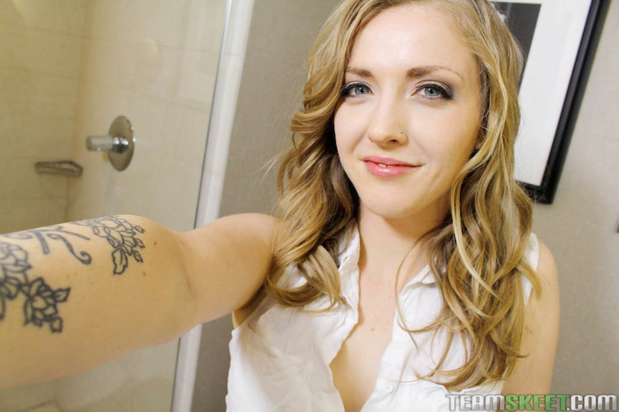 Blue eyed blonde strips in the bathroom and - XXX Dessert - Picture 1