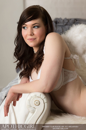 Brunette babe posing in white lingerie w - XXX Dessert - Picture 3
