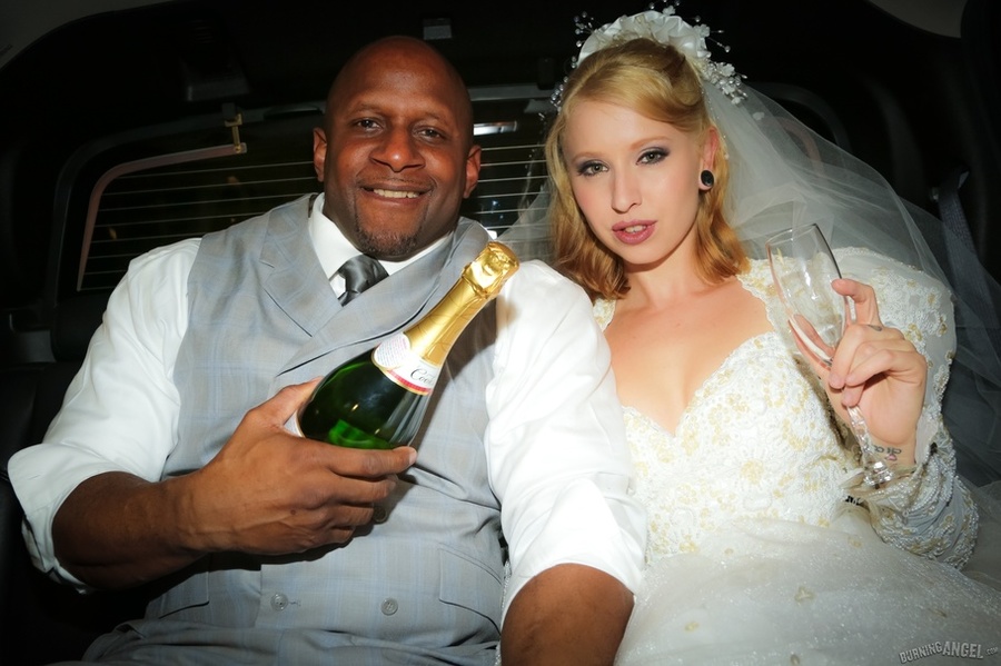 Blonde bride gets her pussy destroyed on th - XXX Dessert - Picture 3