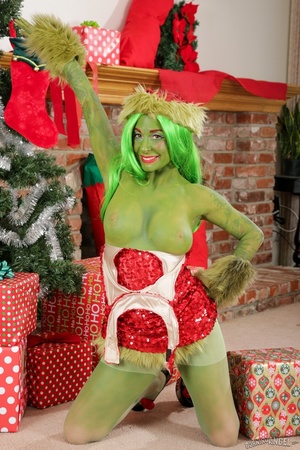 Horny grinch plays with her pussy before - XXX Dessert - Picture 5
