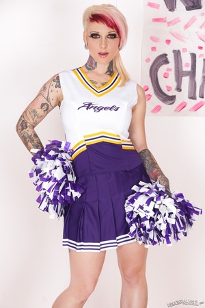 Inked blonde cheerleader takes her cloth - Picture 1