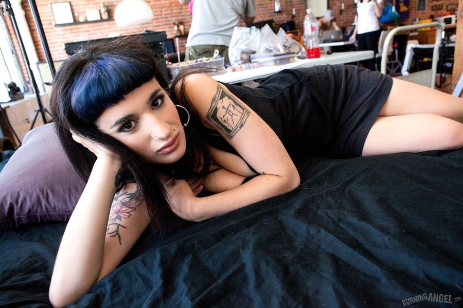 Emo cum in mouth - XXX Dessert - Picture 1