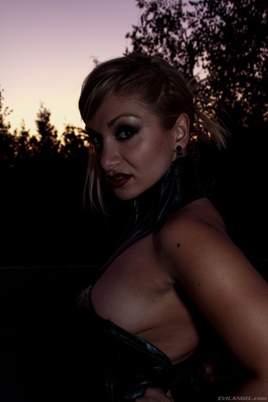 Sweet blondie reveals her wild side and turns into vampire - Picture 15