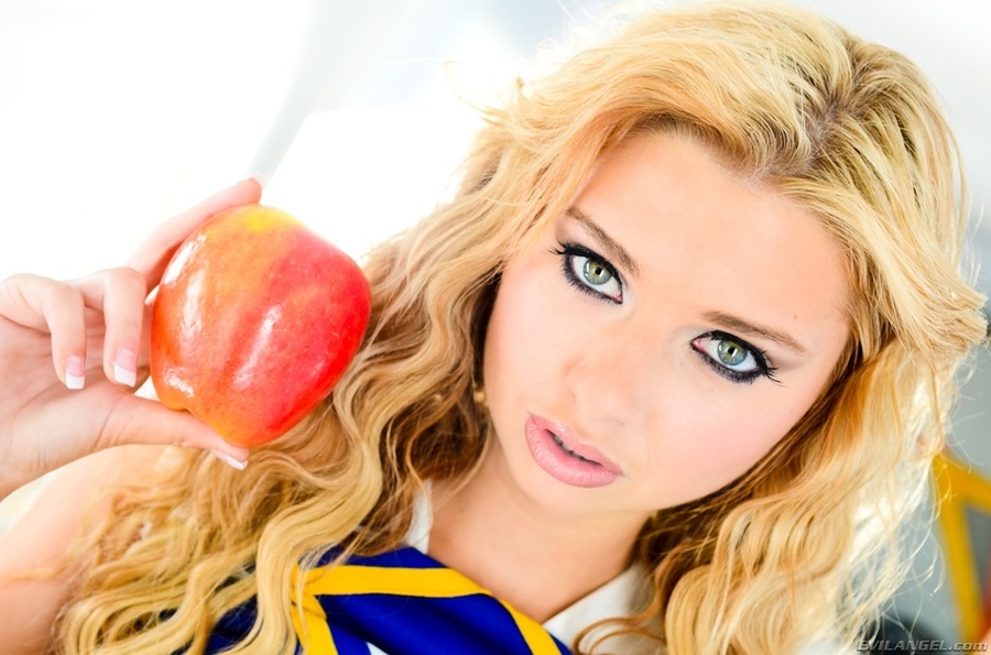 Naughty cheerleader with beautiful smile wa - XXX Dessert - Picture 15