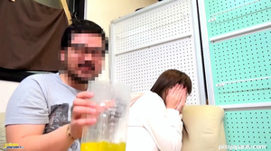 Cute Japanese coed takes a piss before a - Picture 15