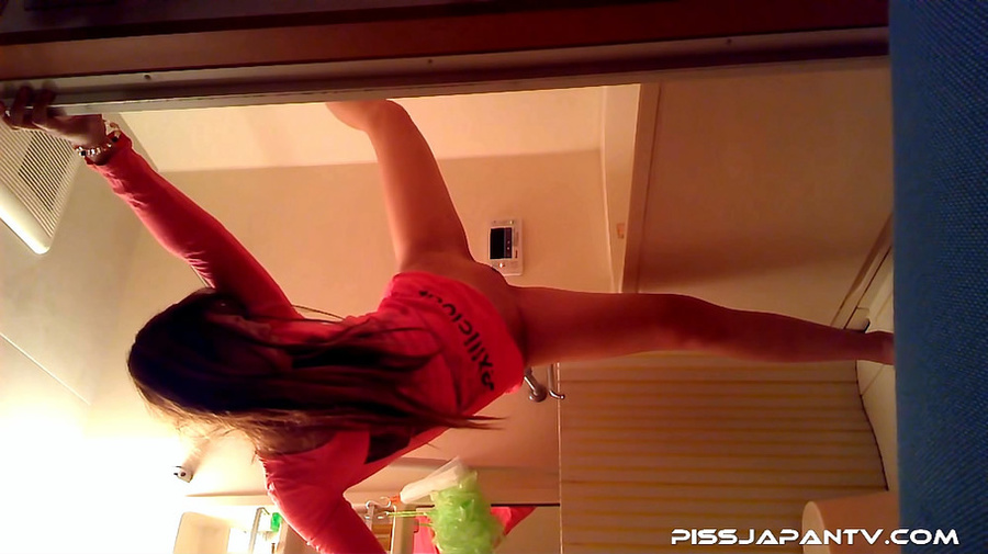 Toilet camera filmed a sweet Japanese babe  - XXX Dessert - Picture 10