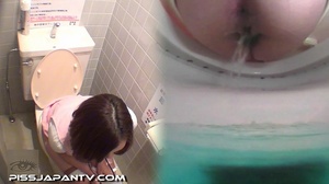 Voyeur camera placed in a toilet filmed  - XXX Dessert - Picture 6
