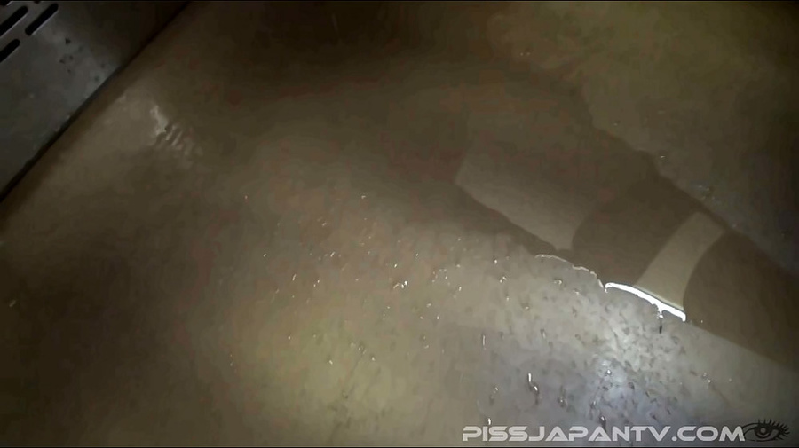 Naughty Japanese bimbo rubs her muff in tra - XXX Dessert - Picture 13