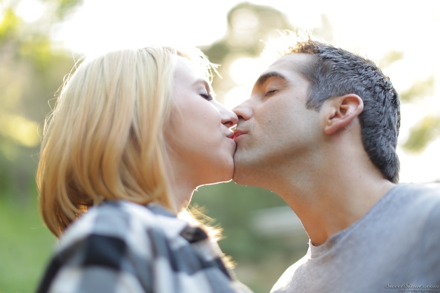 Horny young couple outdoors enjoying the wa - XXX Dessert - Picture 5