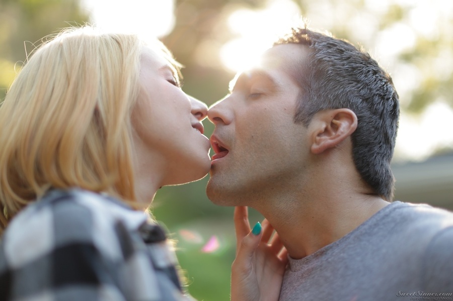 Horny young couple outdoors enjoying the wa - XXX Dessert - Picture 6