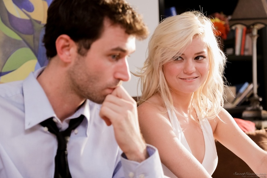 A blonde tramp with nice tits gives a sloppy blowjob to her guy - XXXonXXX - Pic 1