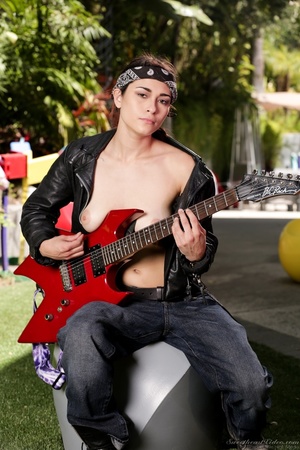 Half-naked guitar player performs stript - Picture 1