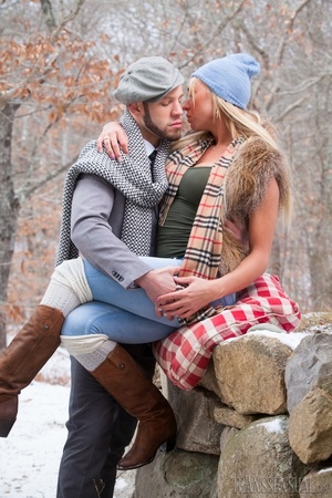 Cute blonde trans enjoys a sweet time with boyfriend outdoors - Picture 13