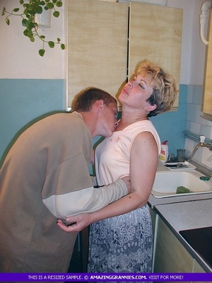 Luscious granny makes out with a teen st - Picture 7