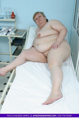 Super size granny displays her humongous - Picture 5