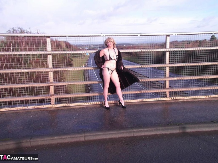 Hot blonde slut shows her bare ass and big tits on an empty highway - XXXonXXX - Pic 3
