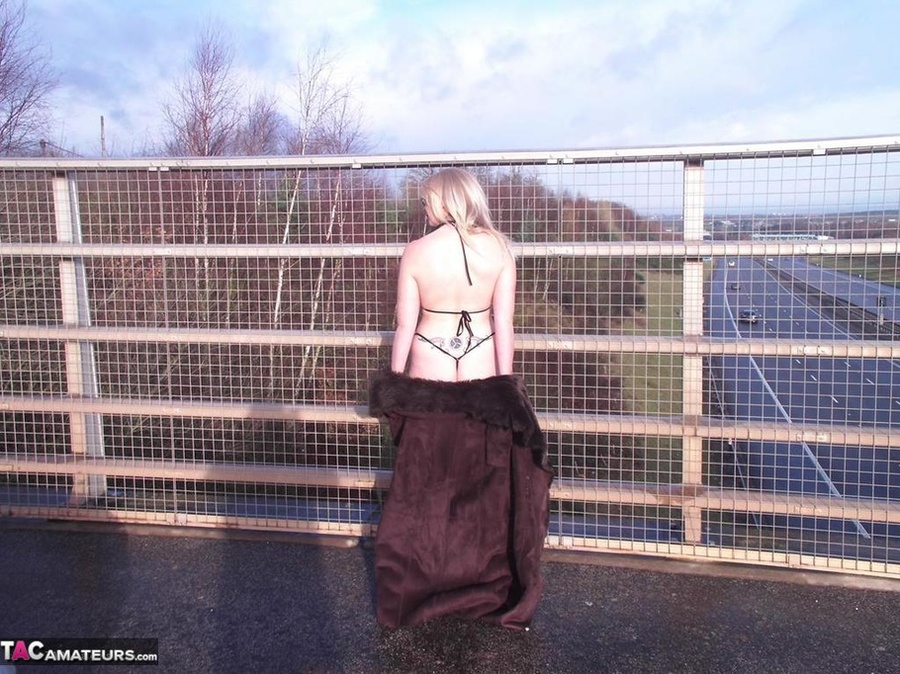 Hot blonde slut shows her bare ass and big tits on an empty highway - XXXonXXX - Pic 9