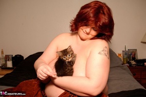 Beautiful fat chick poses naked and teases with her huge natural boobs - XXXonXXX - Pic 9