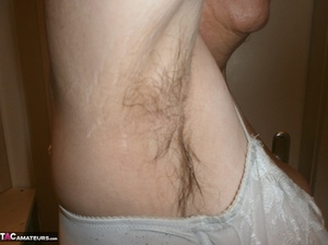 Hot mature slut shows her hairy armpit and teases with nice ass - XXXonXXX - Pic 15