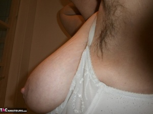 Hot mature slut shows her hairy armpit and teases with nice ass - XXXonXXX - Pic 16