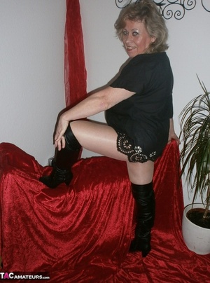 Big breasted milf teases with her curves and takes off her panties - XXXonXXX - Pic 4