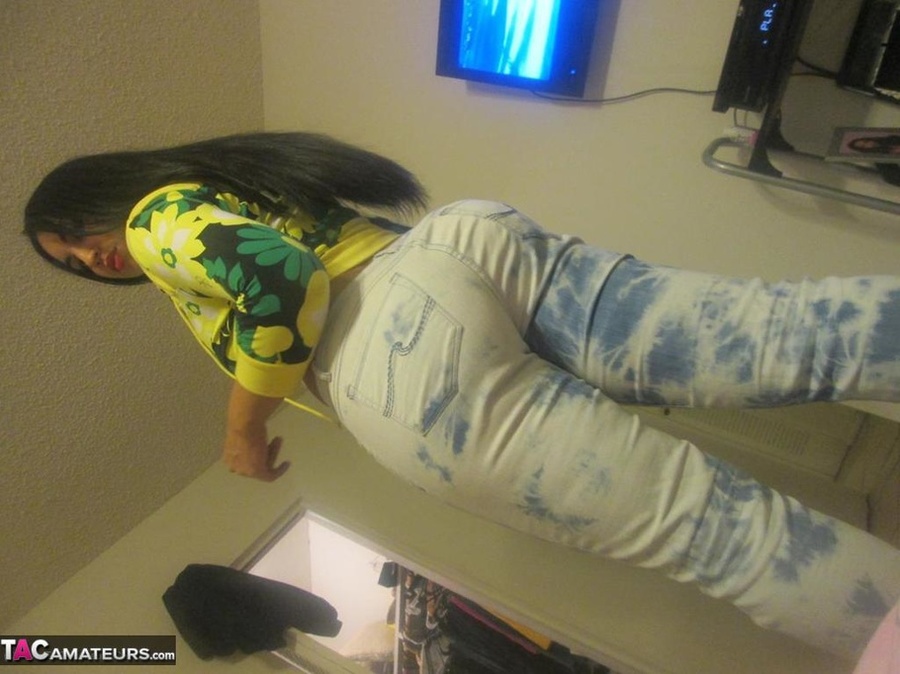 Latin stunner poses in tight clothes, before revealing her amazing ass - XXXonXXX - Pic 1