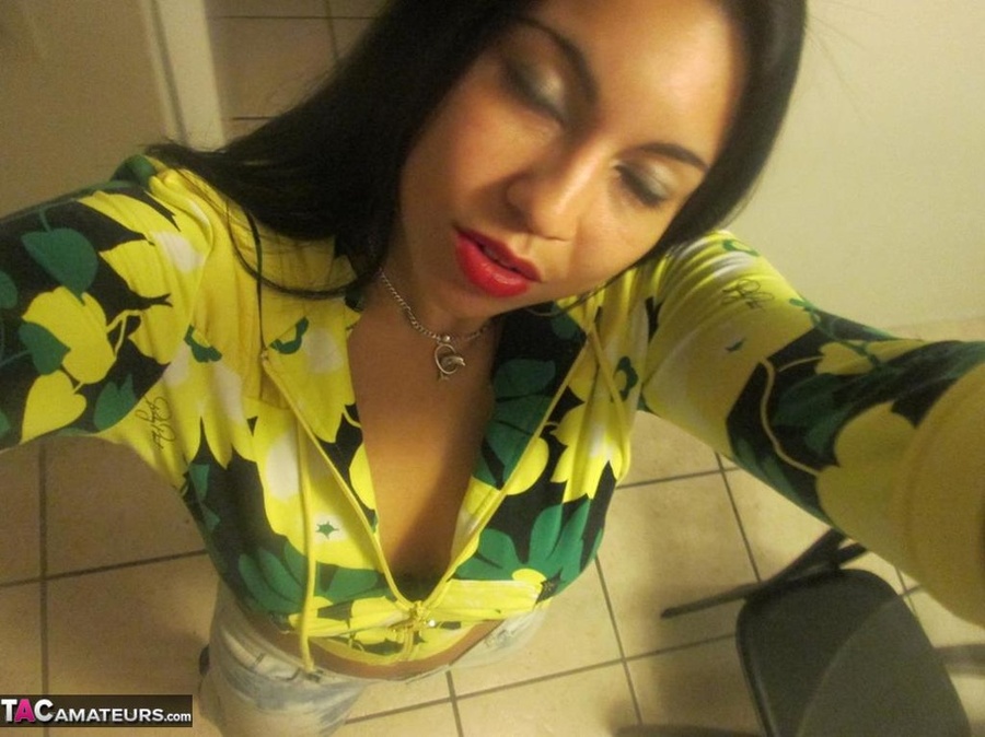 Latin stunner poses in tight clothes, before revealing her amazing ass - XXXonXXX - Pic 8