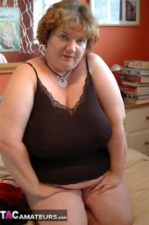 Big breasted fatty shows her massive natural bazookas to the camera - XXXonXXX - Pic 9