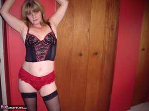 This old blonde slut in sexy lingerie shows she can still be a whore - Picture 19