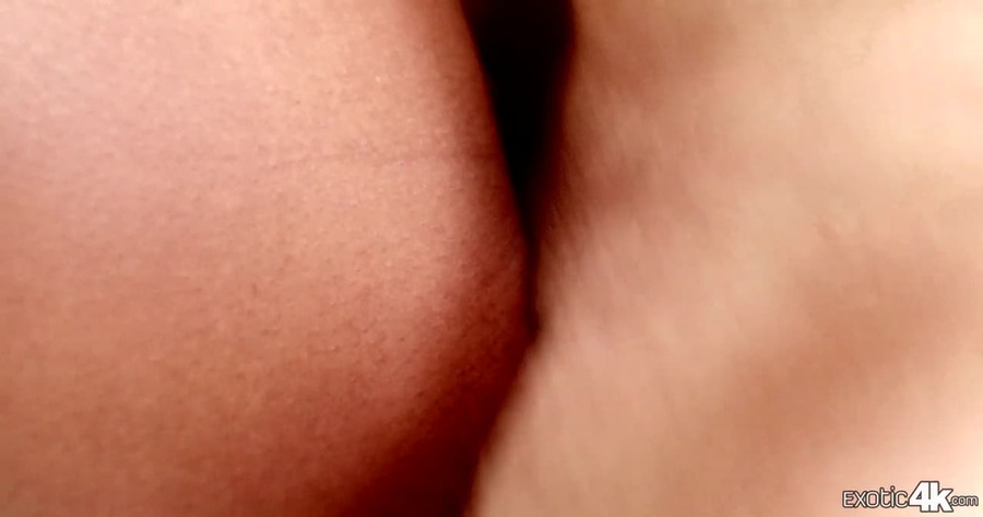 Sexy black bitch spreads her legs and start - XXX Dessert - Picture 10