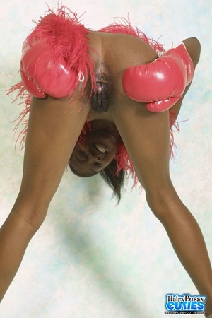 Sexy tall black seductress in boxing glo - Picture 3
