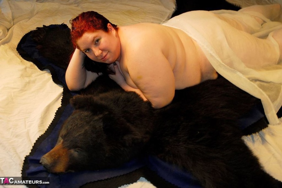 Huge babe covers her plus size body with a  - XXX Dessert - Picture 5