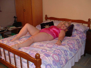 Steaming hot blonde with plus size body  - Picture 2