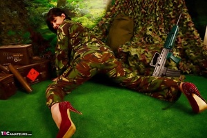 Alluring soldier takes off her fatigue u - Picture 3