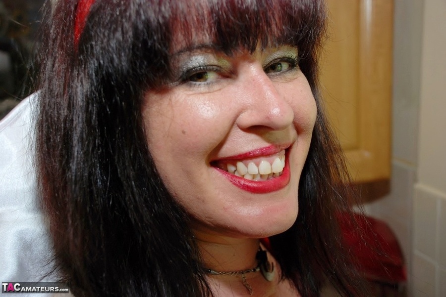 Cute babe pose with her alluring body in mu - XXX Dessert - Picture 6