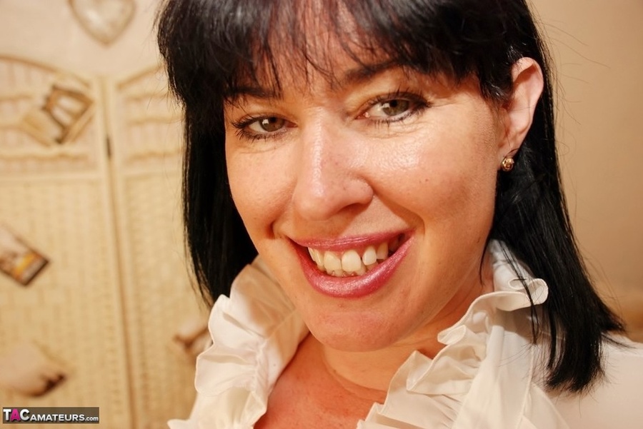 Sweet babe displays her Chubby body then re - XXX Dessert - Picture 14