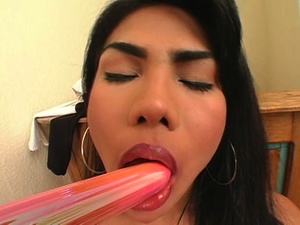 Redlips Desi Porn - Black-haired transsexual with red lips and huge dildo - XXXonXXX