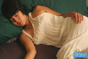 Black haired asian in white peignoir and - Picture 7