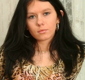 Busty babe in red thongs got nude on the blue couch and exposing her yummy